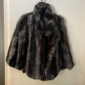 Faux fur capelet